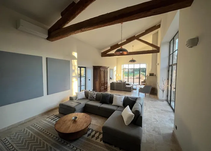 بيت ضيافة Domaine De La Calamande Grillon