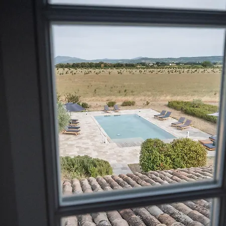 Domaine De La Calamande